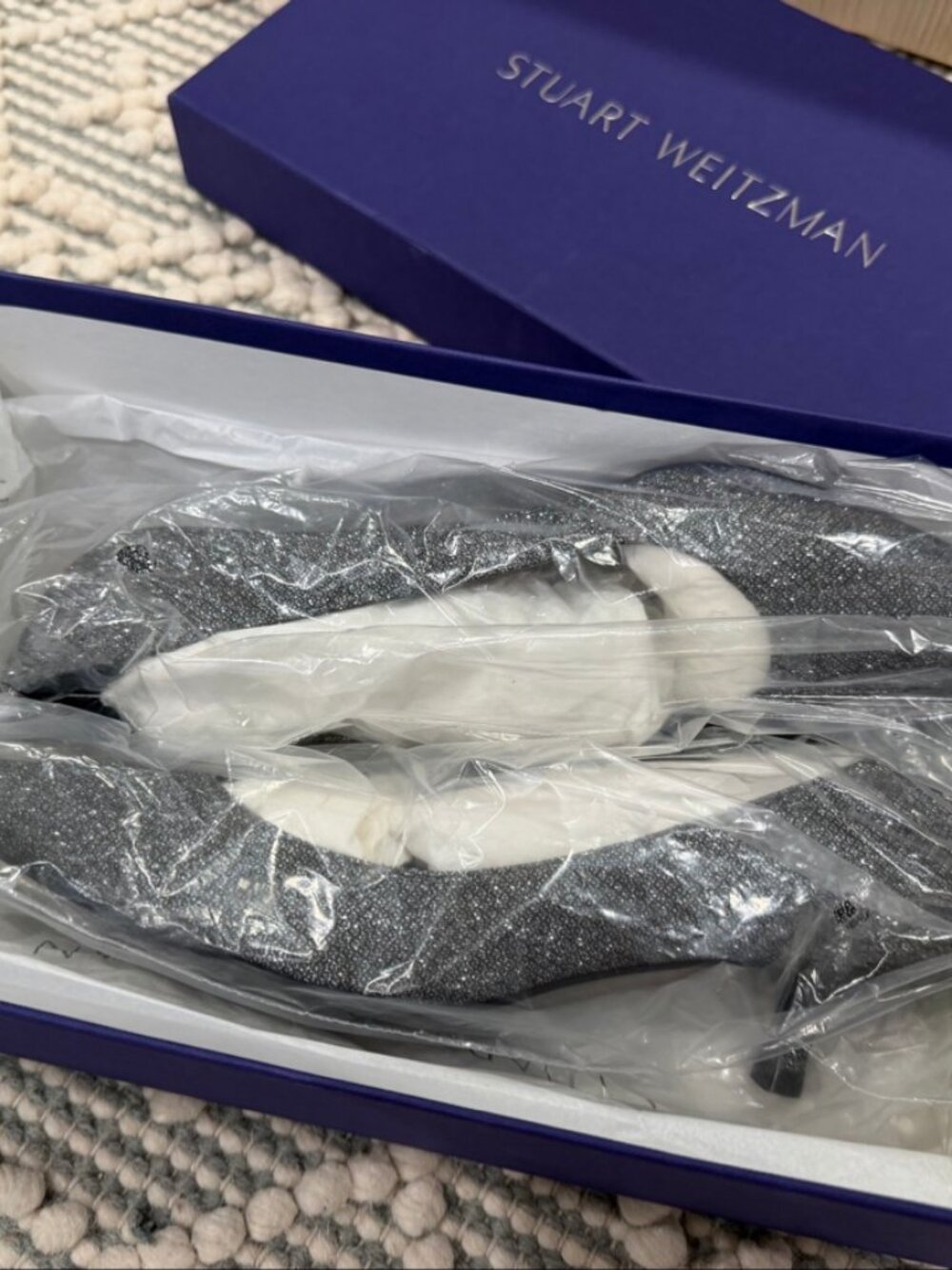 Stuart Weitzman Silver Glitter Pointed Toe Kitten Heel Pumps US 7 EU 37 with Box